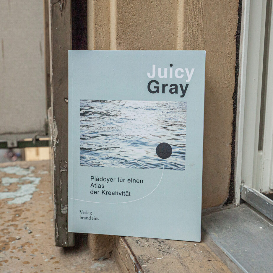 JUICY GRAY