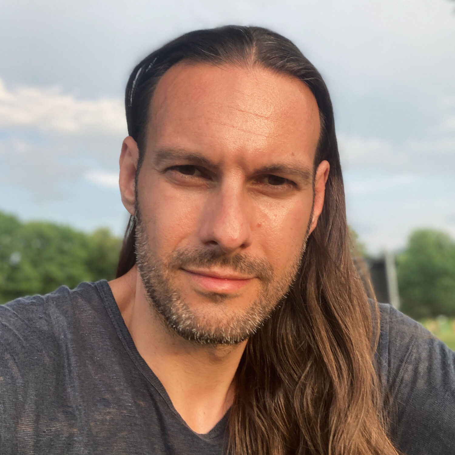 RESUME SONIC RESEARCH - Chris Profil 2024 1500x1500 